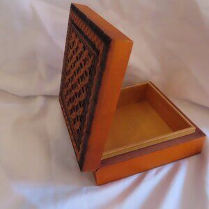Carved ornate Light Wood  Trinket  Jewelry box with hinged lid 4.5"